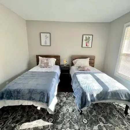 Gated 2br I 5 Min Uptown Apartment Charlotte