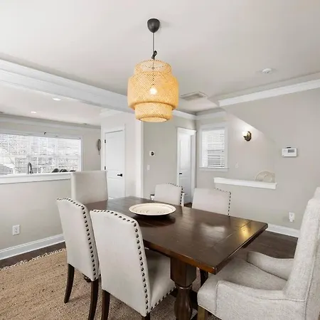 3br/3.5bath Uptown Aloft House. Holiday home Charlotte