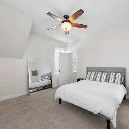 3br/3.5bath Uptown Aloft House. Holiday home