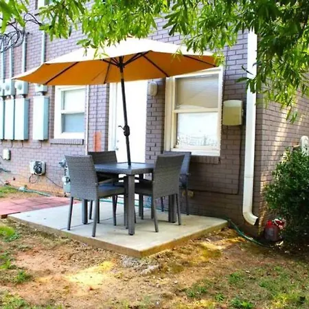 5 Min Uptown I Fast Wi-fi & Private Patio * Charlotte