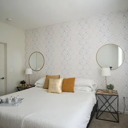 League Flats Uptown At West Trade Street Apartment Charlotte