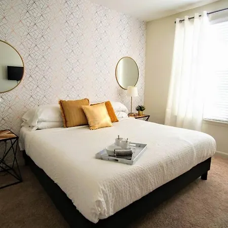 League Flats Uptown At West Trade Street Apartment