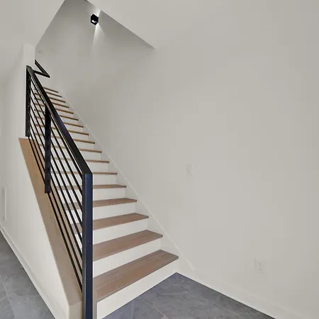 406 Katonah Amazing Location Rooftop Patio Views And A Gym Holiday home *
