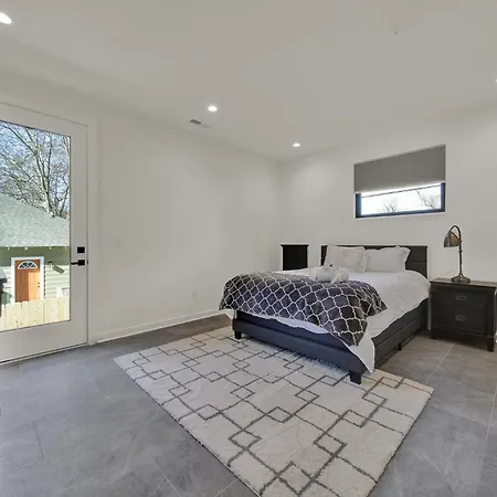 Holiday home 406 Katonah Amazing Location Rooftop Patio Views And A Gym *
