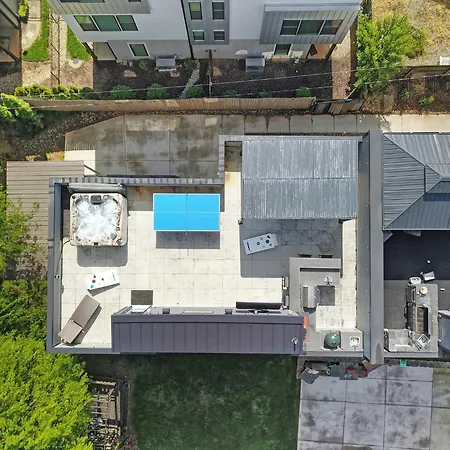 906 Westbrook B Views Rooftop Hot Tub And Short Walk To Stadium Holiday home