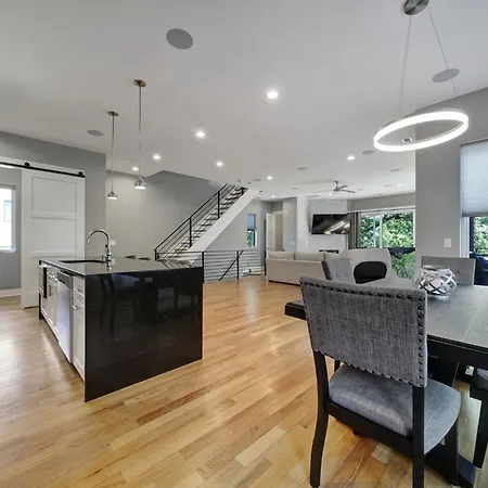906 Westbrook B Views Rooftop Hot Tub And Short Walk To Stadium Holiday home *