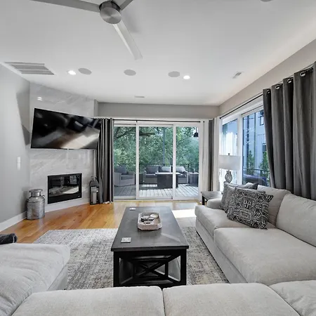 Holiday home 906 Westbrook B Views Rooftop Hot Tub And Short Walk To Stadium