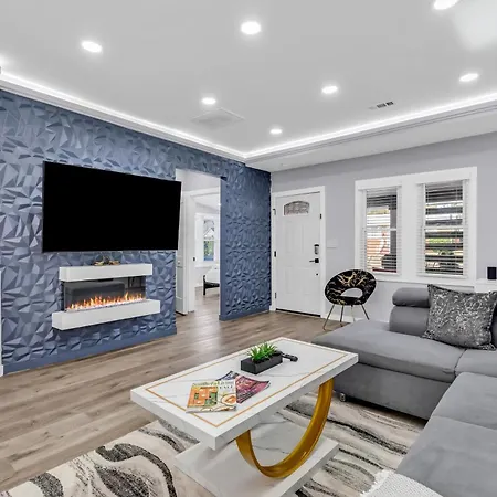 Spacious 3br House In Charlotte