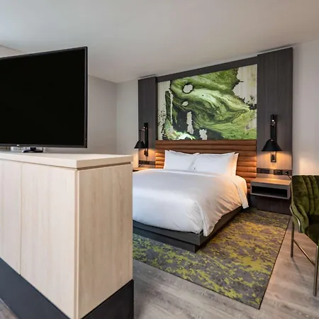 Hyatt Centric Southpark 4*