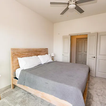 Corporate Uptown Furnished Apartment *