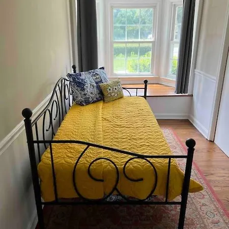 Charming, Cozy Close To Uptown, Airport & Whitewater Center