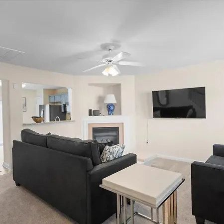 Holiday home Exquisite E House Charlotte