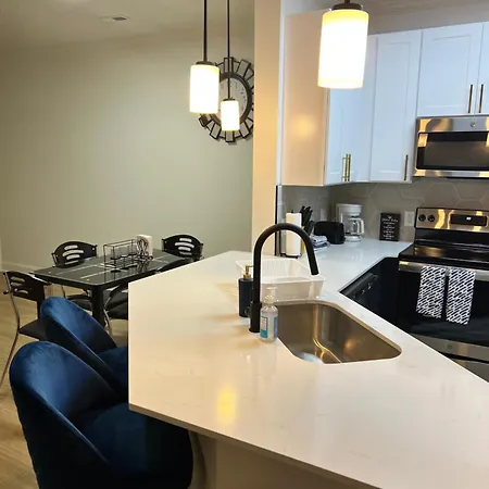 South Charlotte's Cozy & Modern * Charlotte