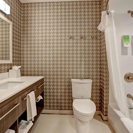Home2 By Hilton Uptown 3*