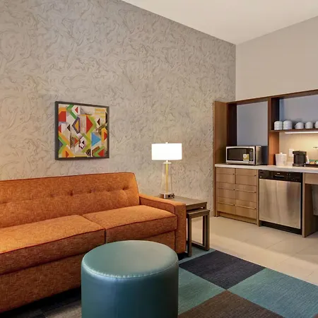 Home2 By Hilton Uptown Hotel 3*