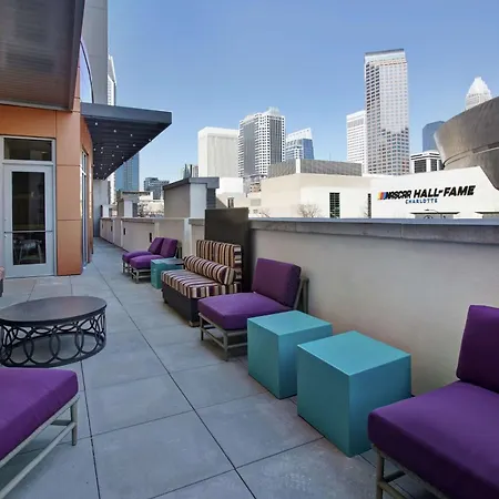 Home2 By Hilton Uptown 3*