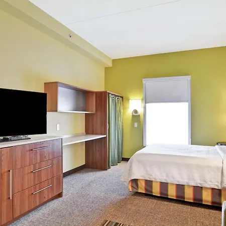 Home2 By Hilton Airport 3*