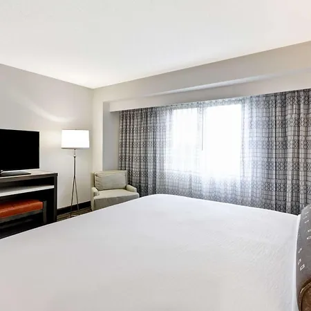 Embassy 3* Charlotte