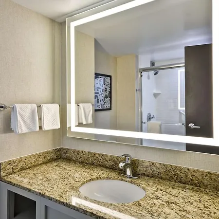 Embassy 3* Charlotte