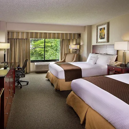 Doubletree By Hilton Airport 4*