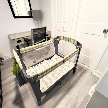 Holiday home Charming 3 Bdrm In - 1 Mile To Uptown *