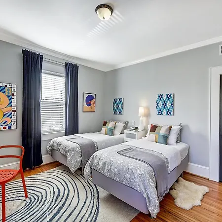 Apartment The Collection Clt: 800 Magnolia