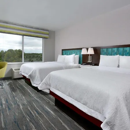 Hampton & North I 485 Hotel 3*