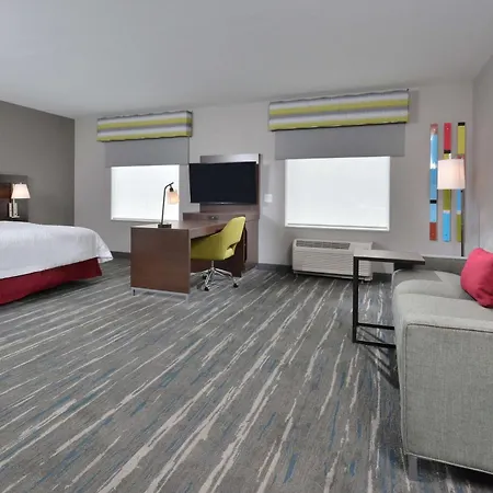 Hampton & North I 485 Hotel