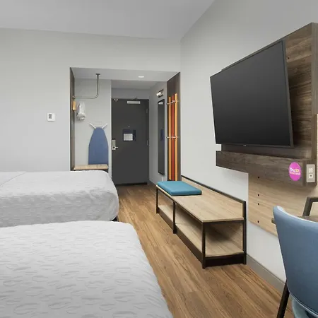 Hotel Tru By Hilton Airport Pointe