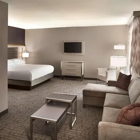 Hotel Embassy By Hilton Uptown