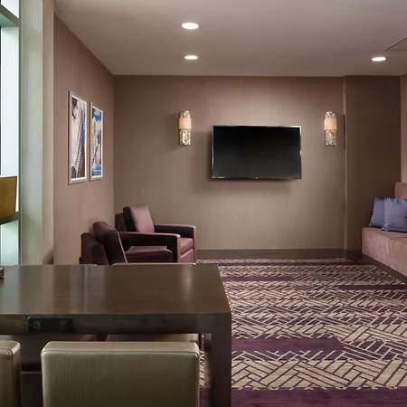 Hotel Embassy By Hilton Uptown Charlotte