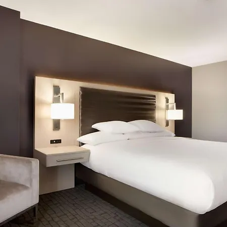 Embassy By Hilton Uptown 4*