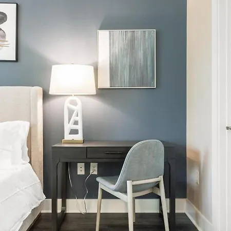 Apartment Landing Modern With Amazing Amenities *