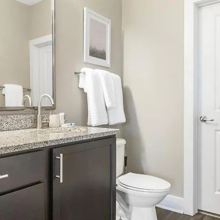 Landing Modern With Amazing Amenities Apartment *