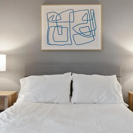 Landing Modern With Amazing Amenities
