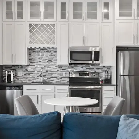 Landing Modern With Amazing Amenities Charlotte