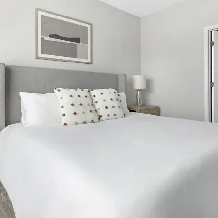 Landing Modern With Amazing Amenities Apartment *