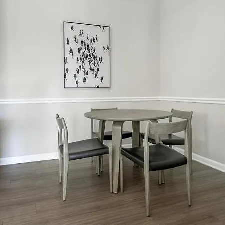 Landing Modern With Amazing Amenities Apartment *