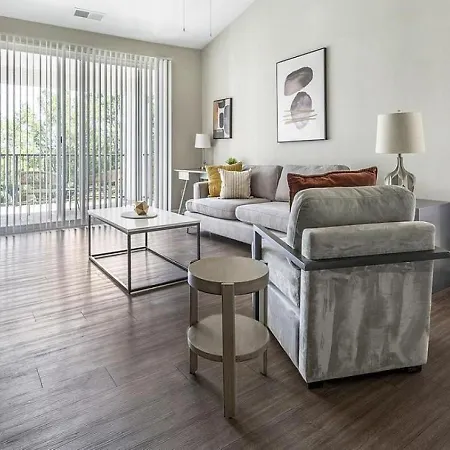 Landing Modern With Amazing Amenities Apartment Charlotte