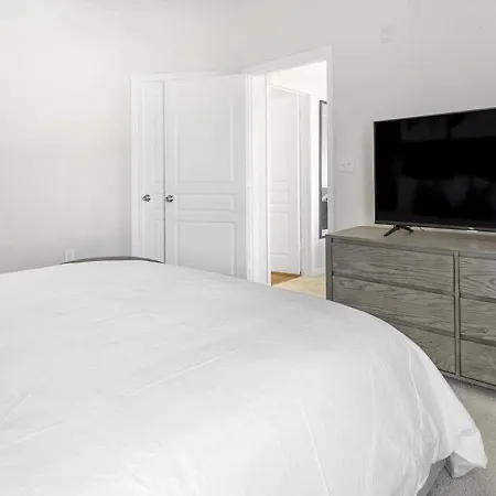 Landing Modern With Amazing Amenities Charlotte