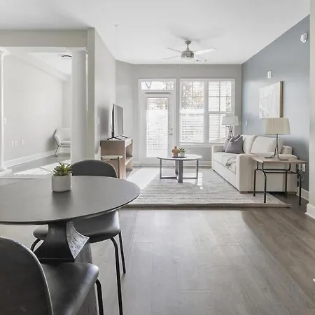 Apartment Landing Modern With Amazing Amenities *