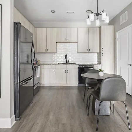 Landing Modern With Amazing Amenities Apartment