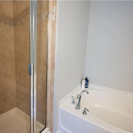 3bdrm W/ Kingbed_pool_wi-fi-private Apartment Charlotte