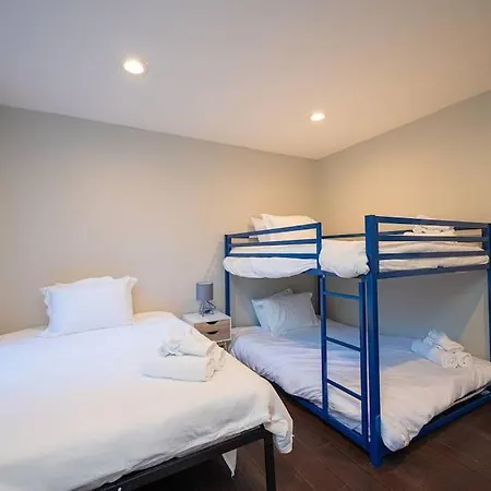 Comfy 3 Bdrm House+backyard+wi-fi-spacious