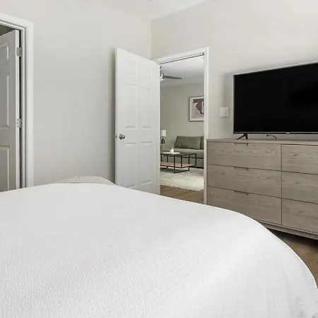 Landing - Modern With Amazing Amenities