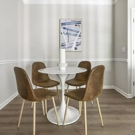 Landing - Modern With Amazing Amenities Charlotte