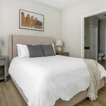 Landing - Modern With Amazing Amenities *