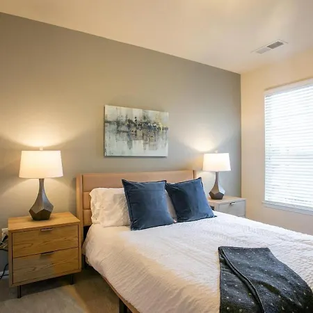 Landing - Modern With Amazing Amenities * Charlotte