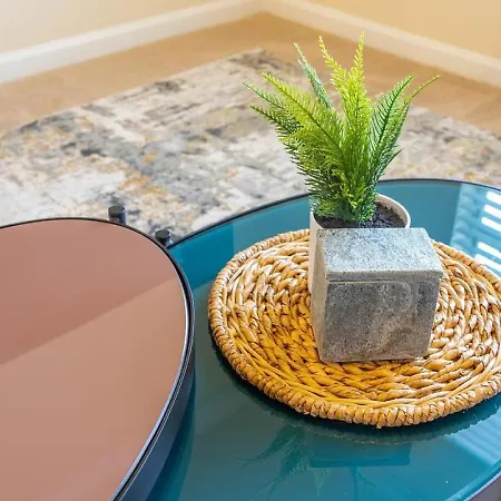 Apartment Landing - Modern With Amazing Amenities