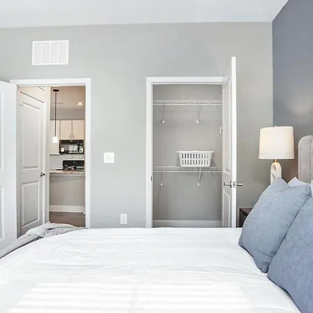 Apartment Landing - Modern With Amazing Amenities *